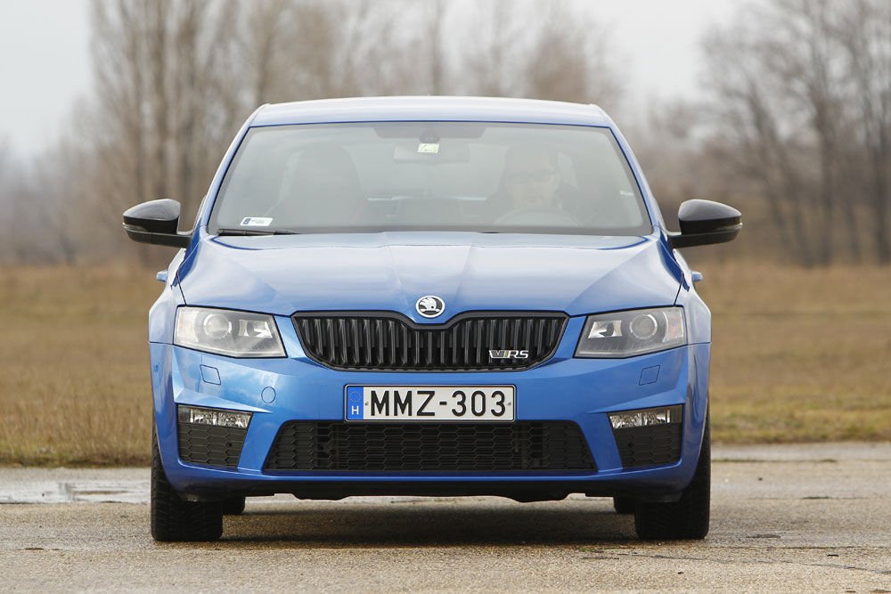 Octavia RS - Száguldás melegítőben