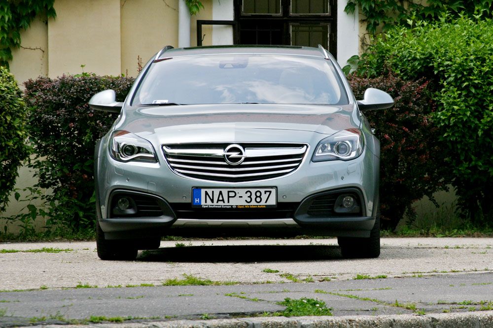 Insignia: új dízel, kis felhajtás