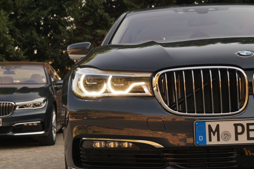 Új Hetes BMW: ujjkörzés és távirányított parkolás