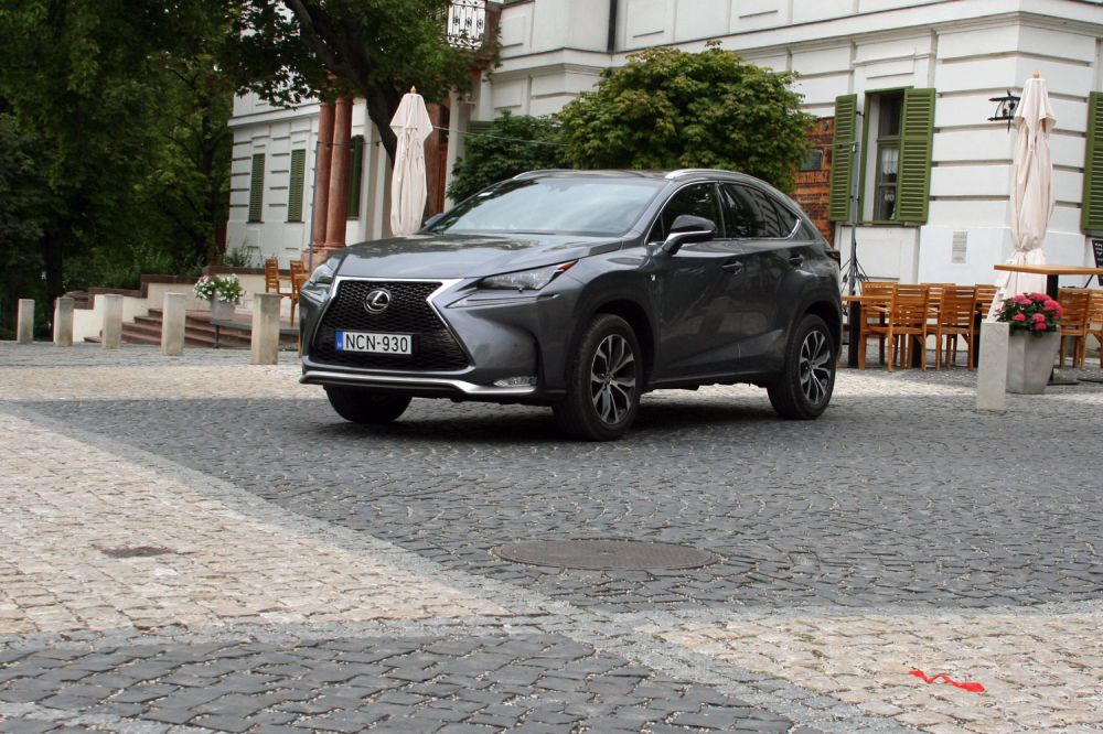 Teszt: Lexus NX 200t