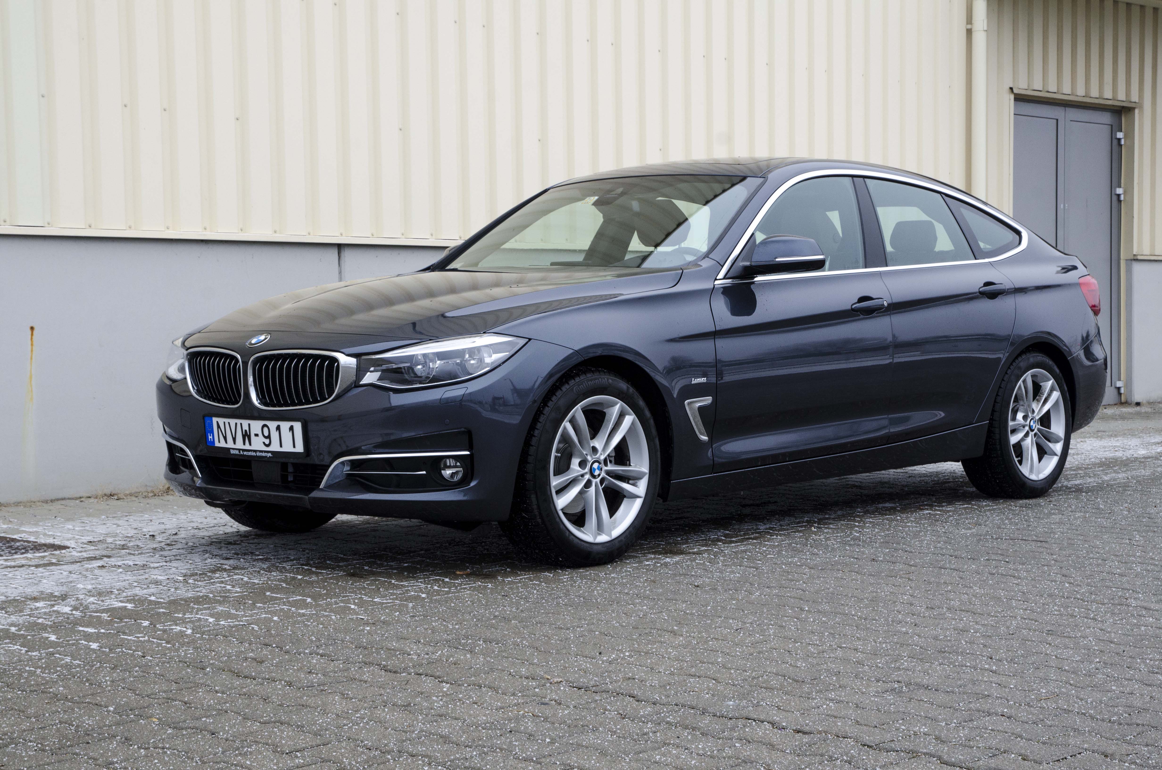 Húszmilliós unalom a BMW-től