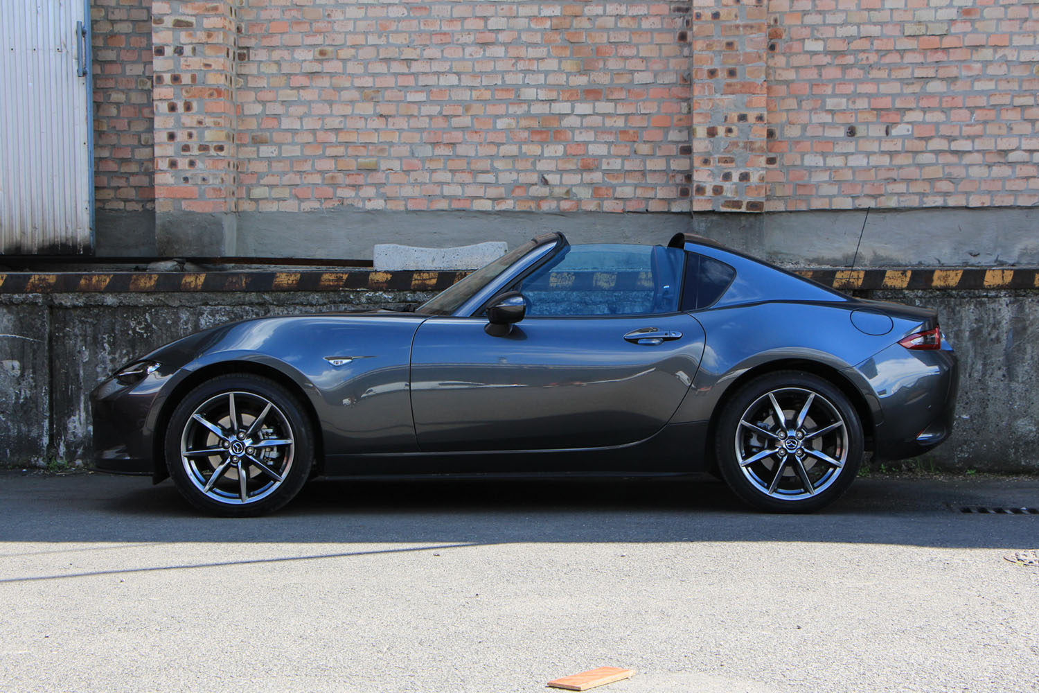 Ponyva helyett keménytető, öregszik az MX-5?