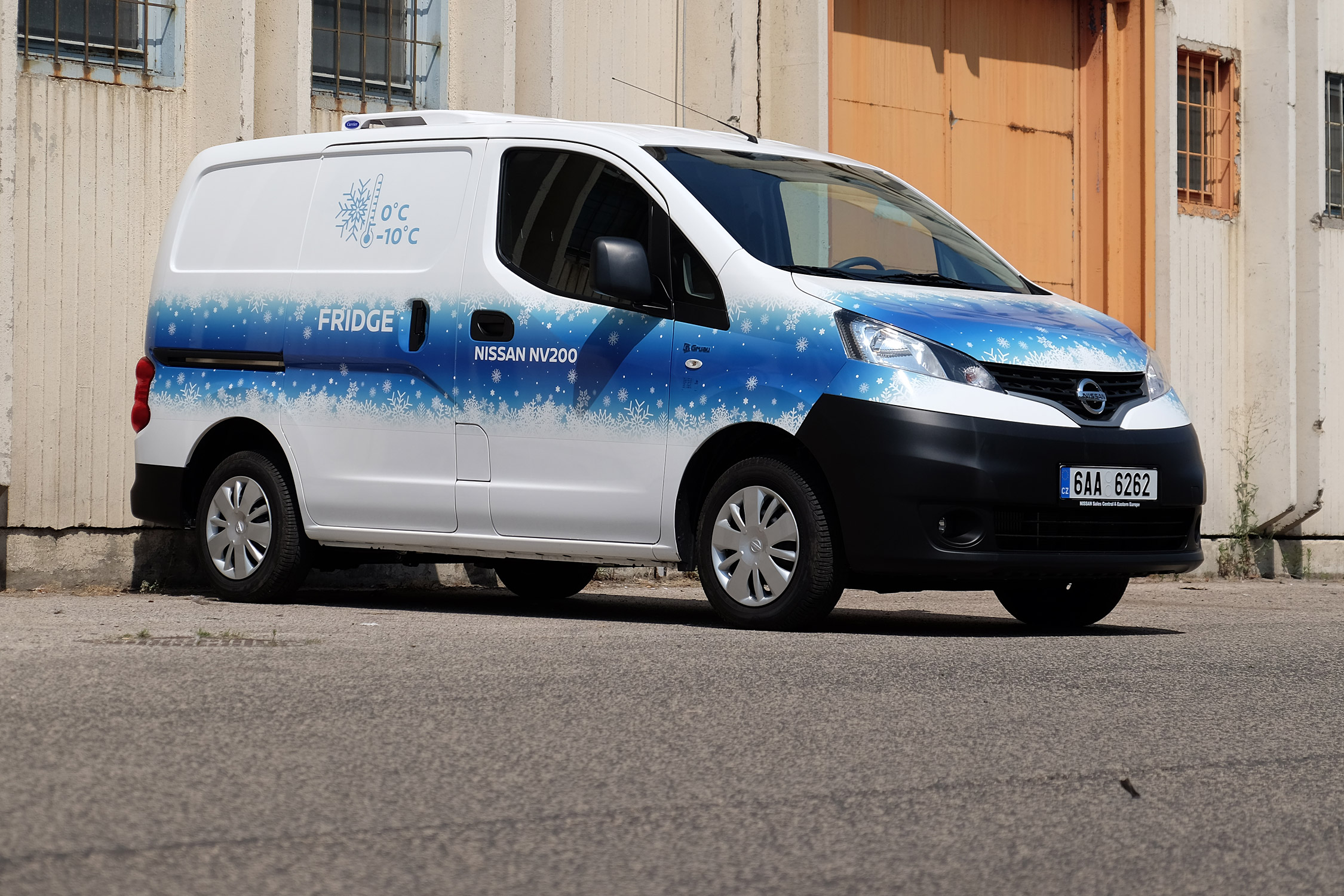 Guruló hűtőszekrényt tessék: Nissan NV 200 Fridge