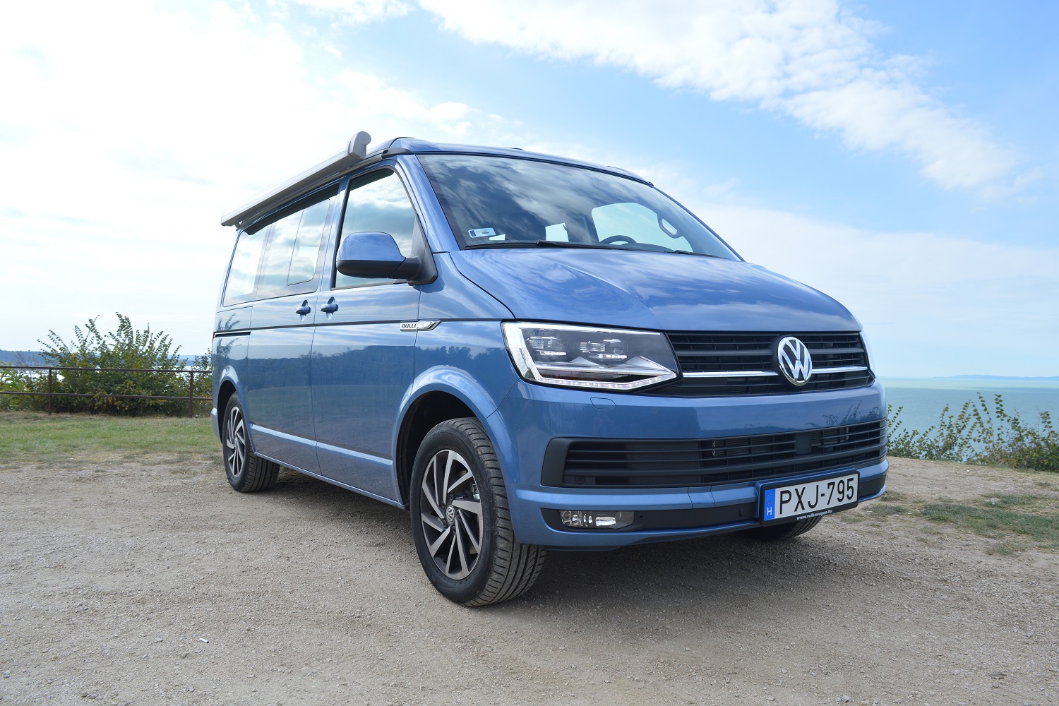 Balatoni kiadás a VW kultbuszából