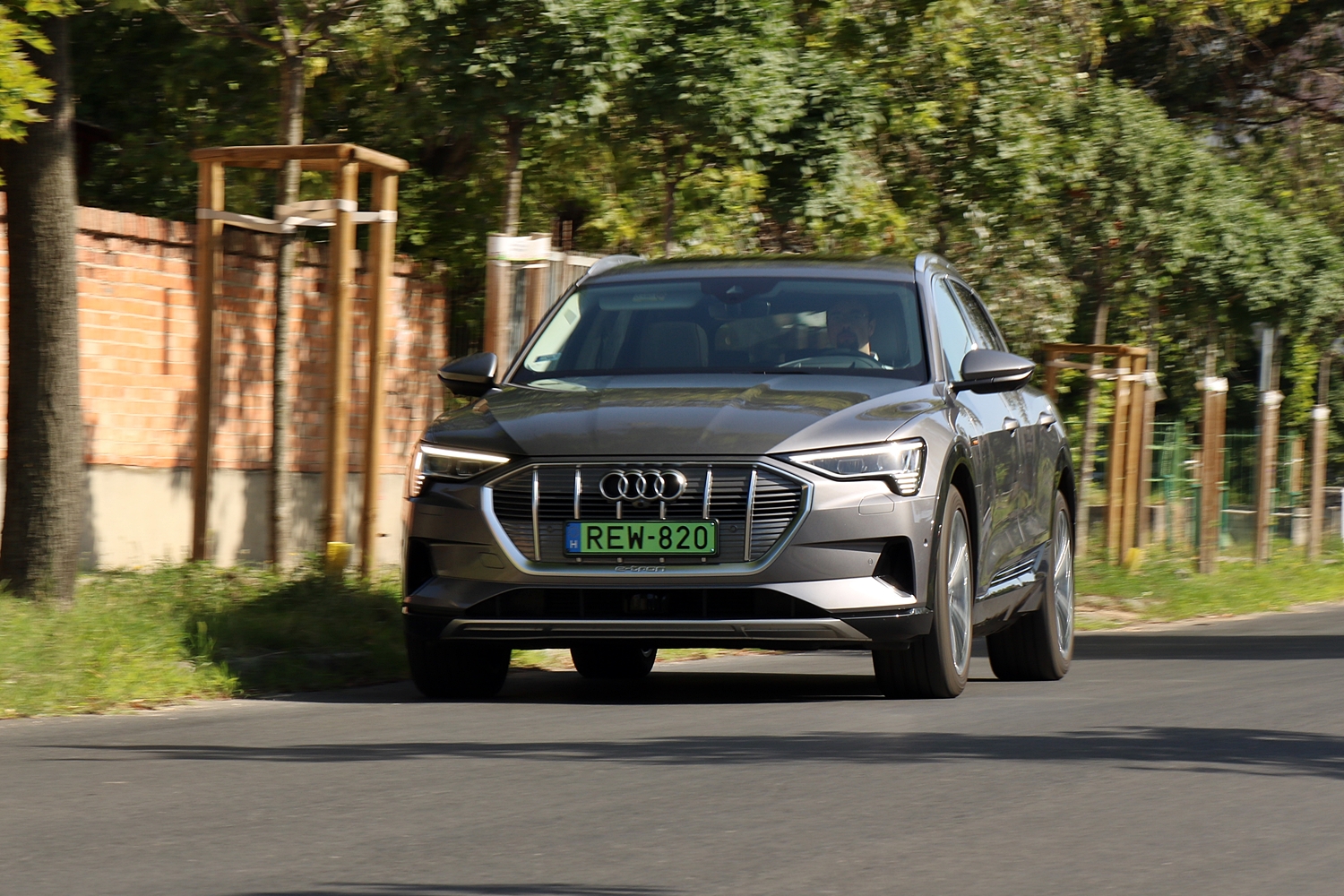 Válaszcsapás a Teslának - Teszten az Audi E-tron 55 quattro