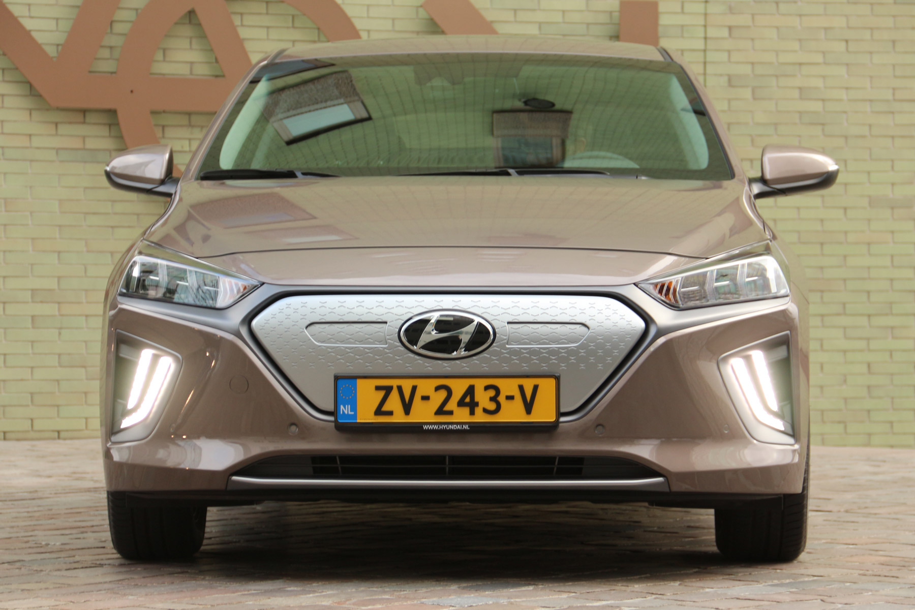 Villanyautó, furcsaságok nélkül: Hyundai Ioniq Electric