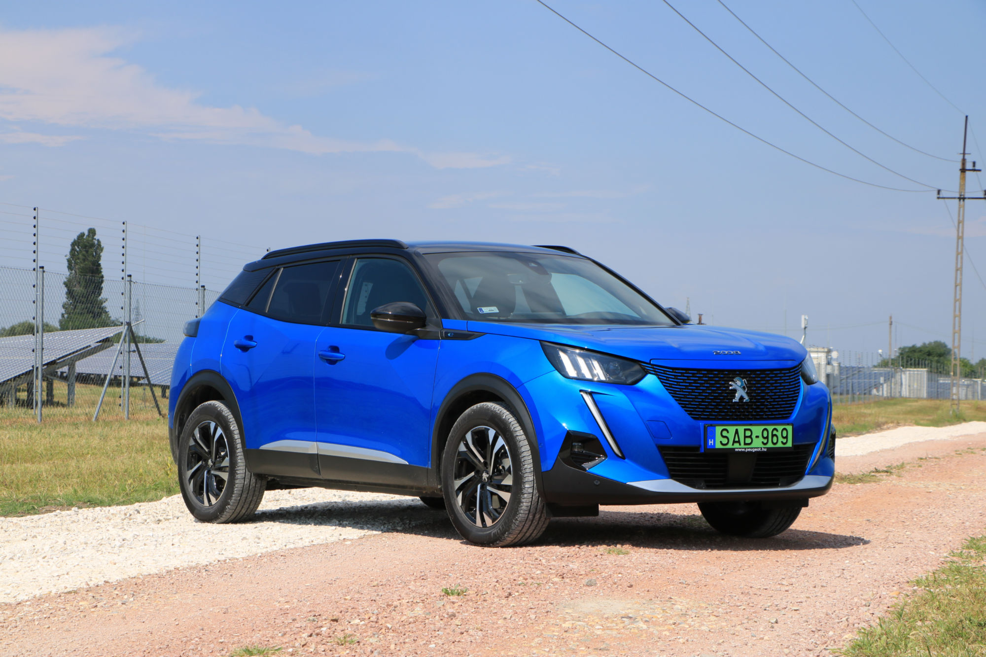 Peugeot e-2008: Jól áll neki a villanymotor