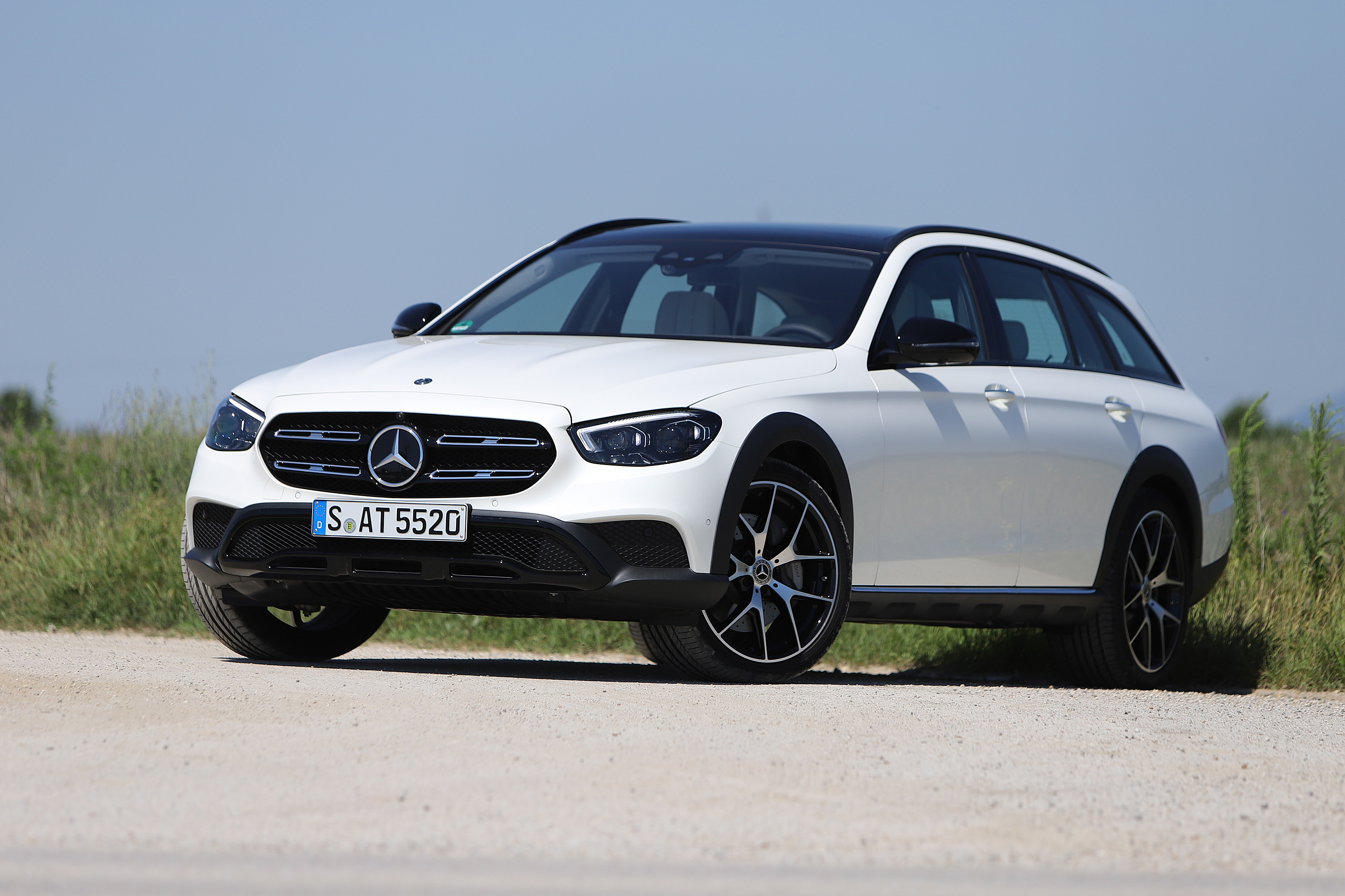 Hiába vagy csúcson, muszáj újat villantani - Mercedes E-osztály 2020
