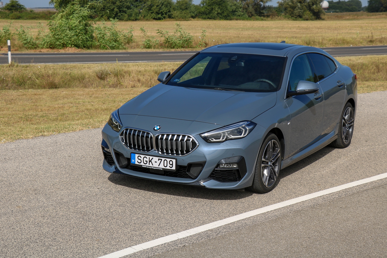 Nyomokban BMW-t tartalmaz