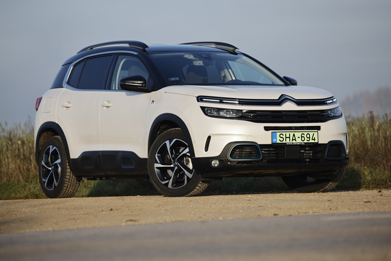 Lehet egy szabadidő-autó környezetbarát? - Citroën C5 Aircross hibrid teszt