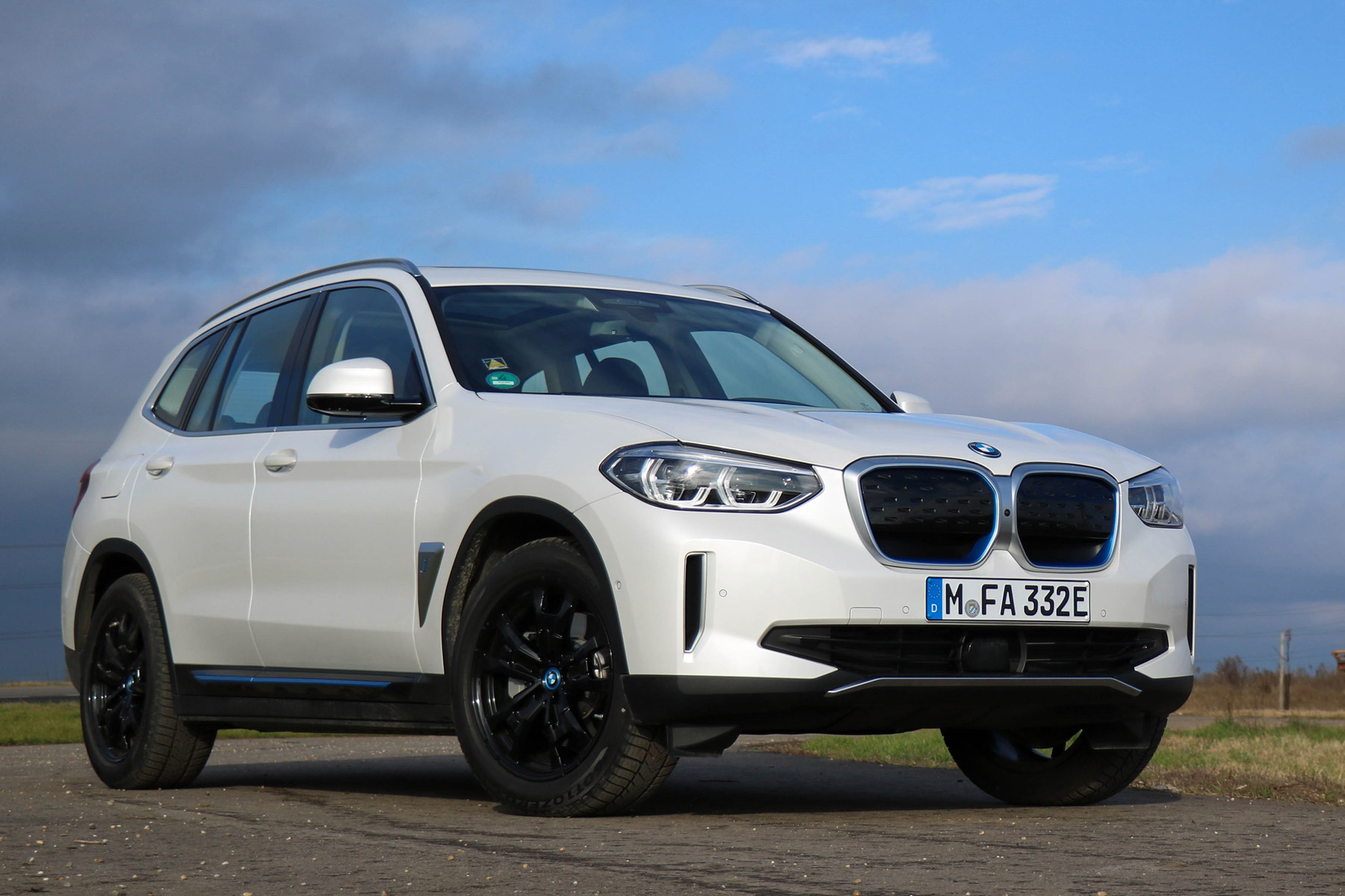 Villanyautók: a BMW téved vagy mindenki más?
