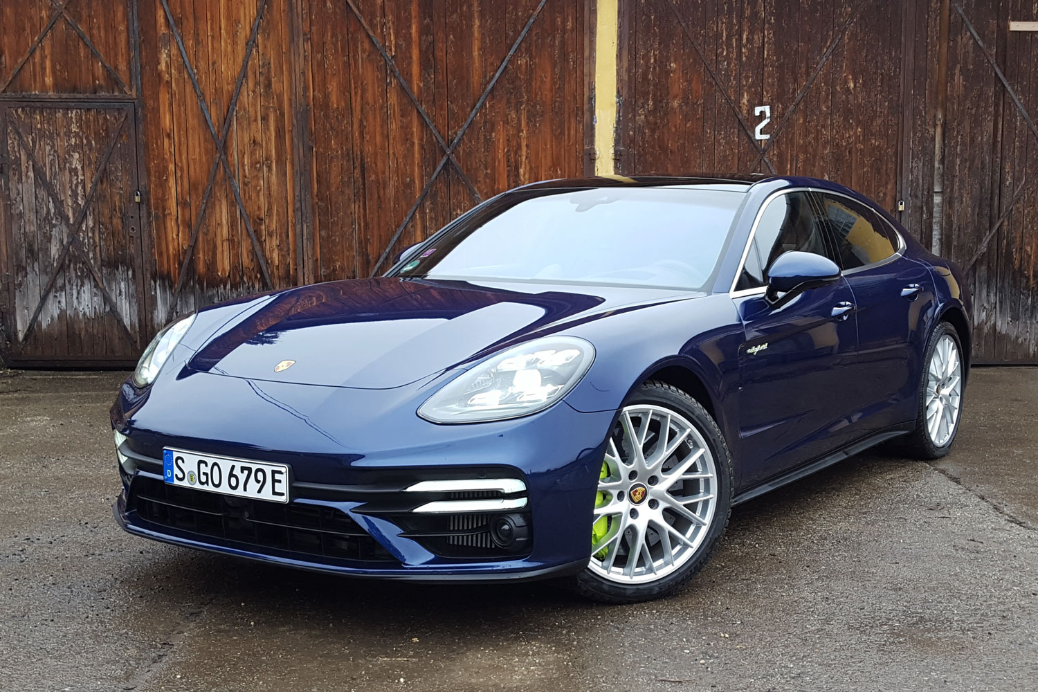 Mit tud egy 700 lóerős Porsche Budapest belvárosában?
