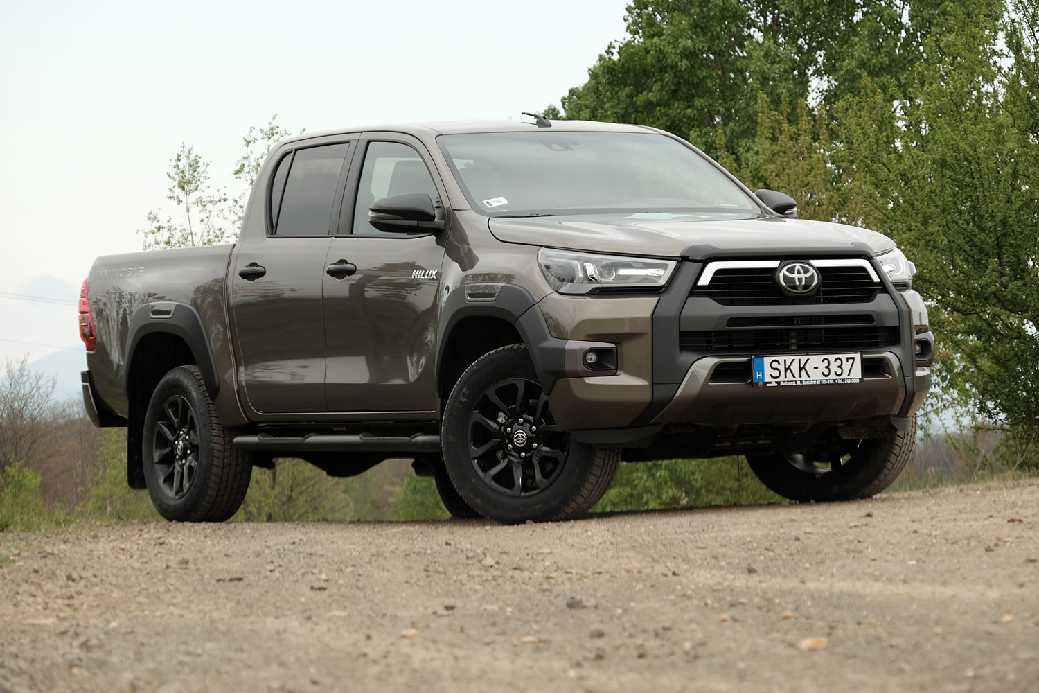 Erősebb, szebb és okosabb lett a világ kedvenc pickupja - Toyota Hilux 2.8