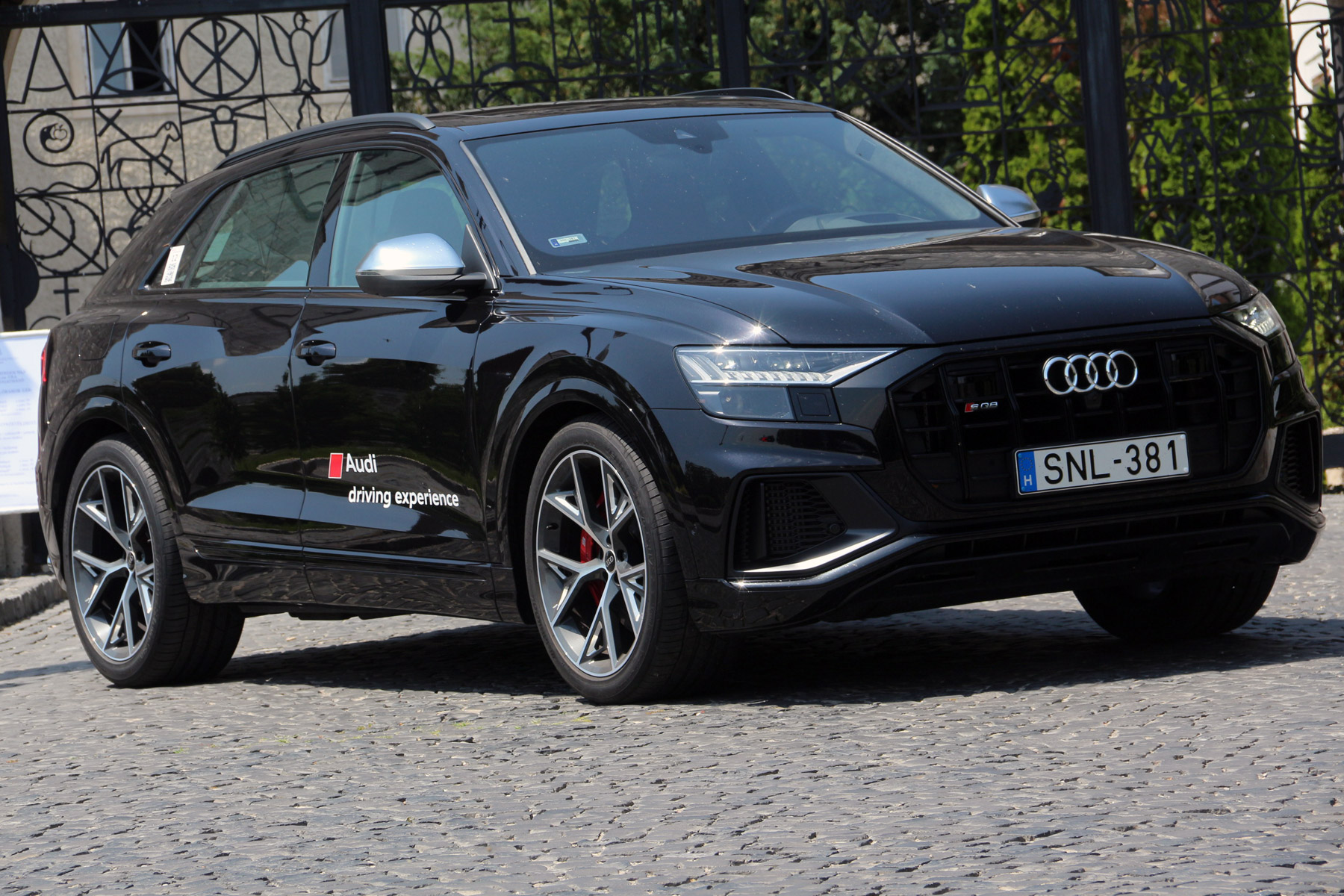Audi SQ8: Precíziós csapásmérő