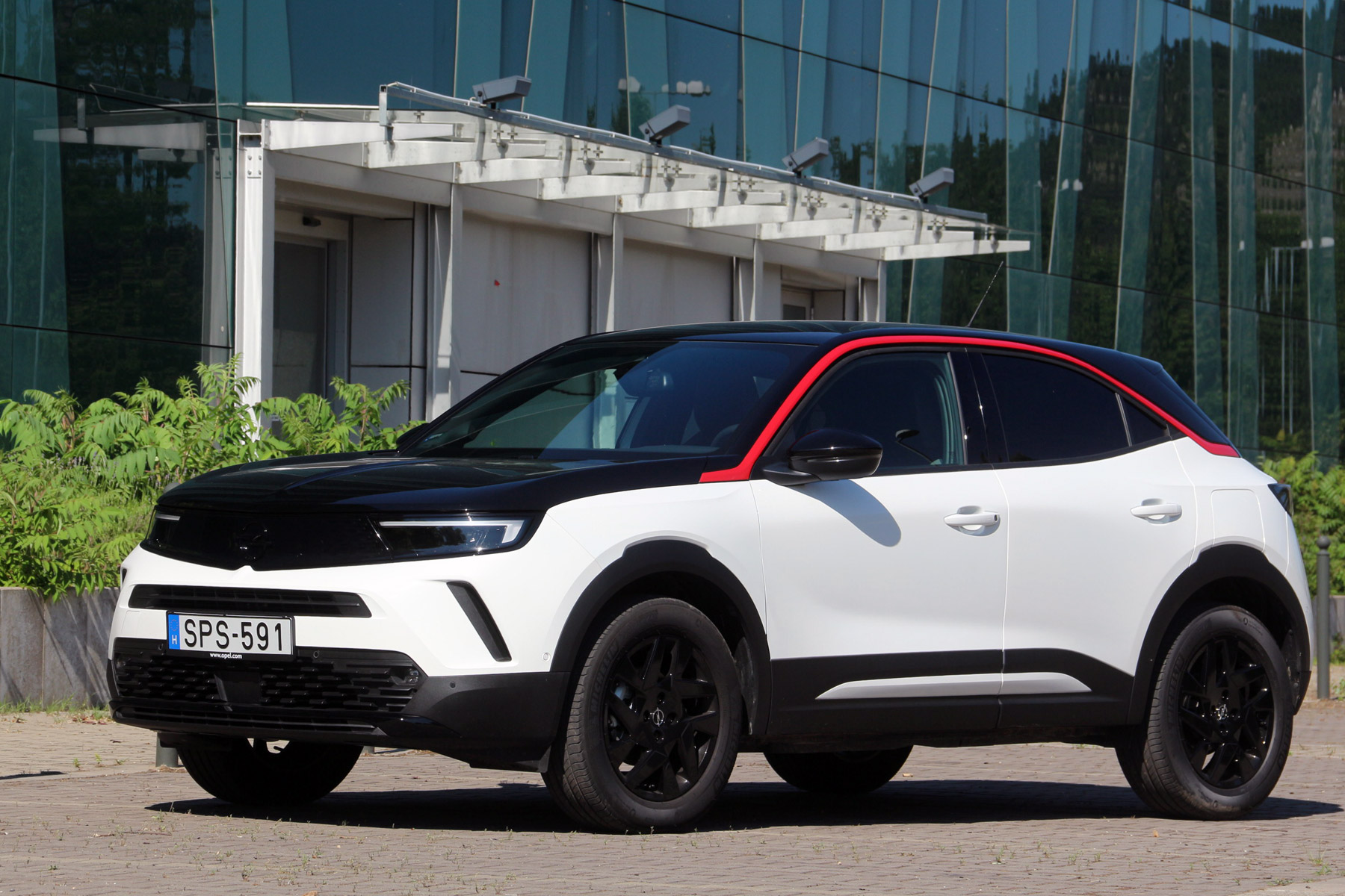 Megér ez a nem is nagy Opel 9 milliót?
