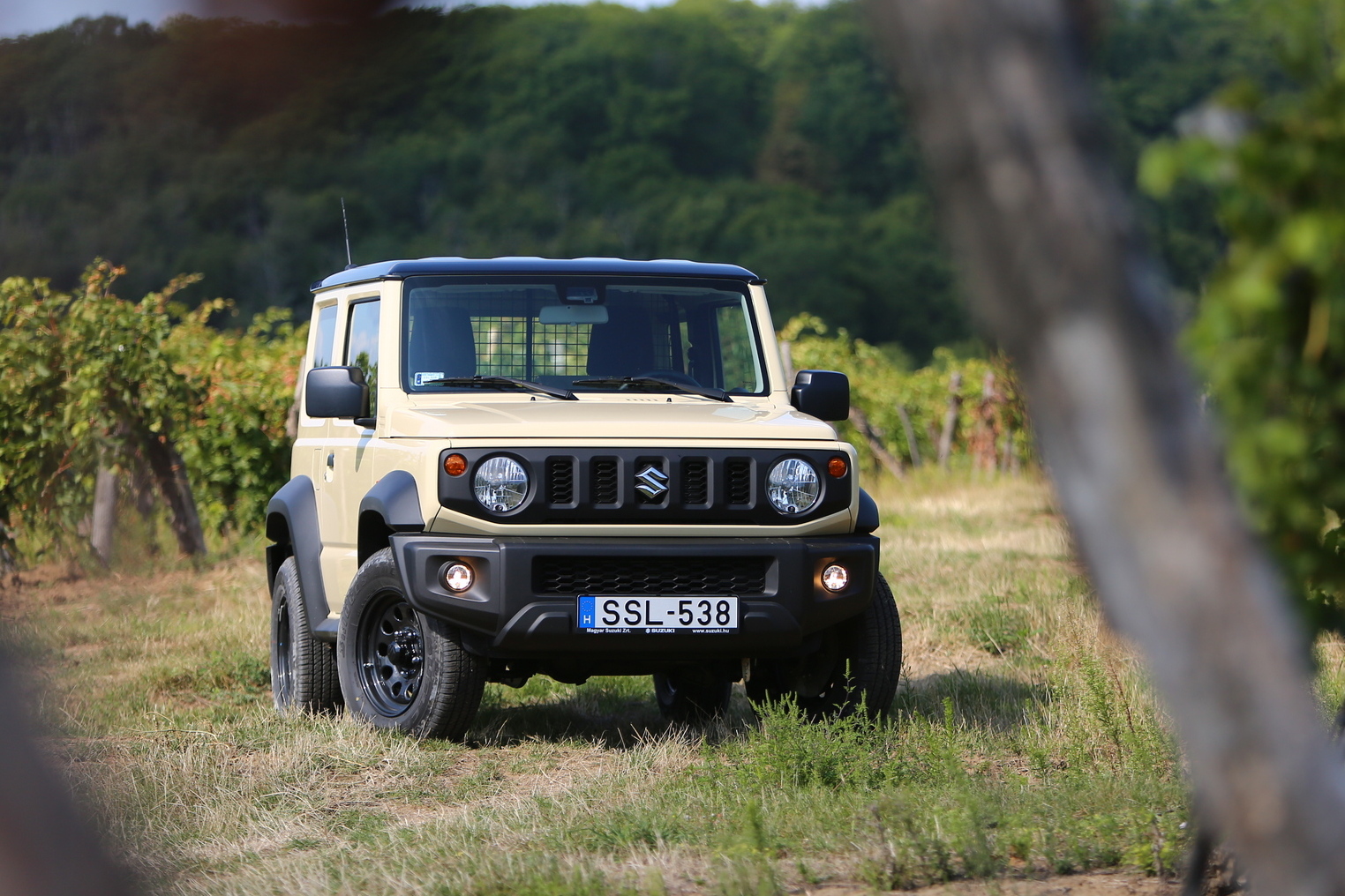 Annyira nem fáj, mint egy Niva, de olyan a Suzuki Jimny