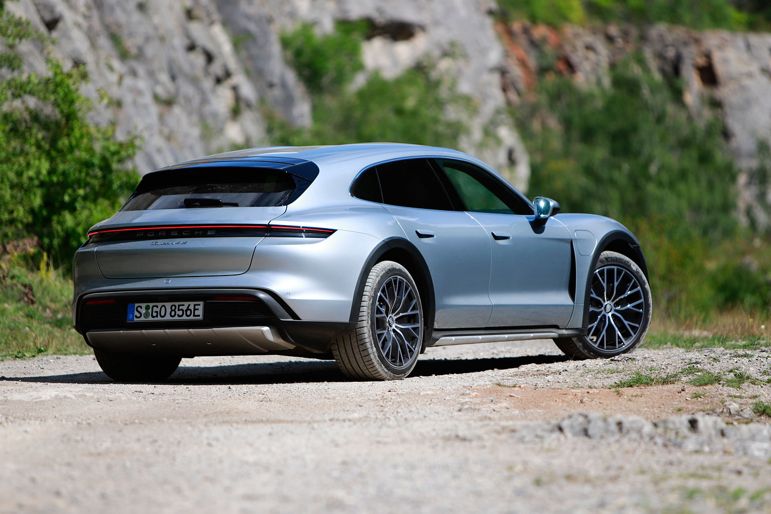 Emelt, körbeműanyagozott, kombi Porsche? Sebaj, így is imádni fogod!