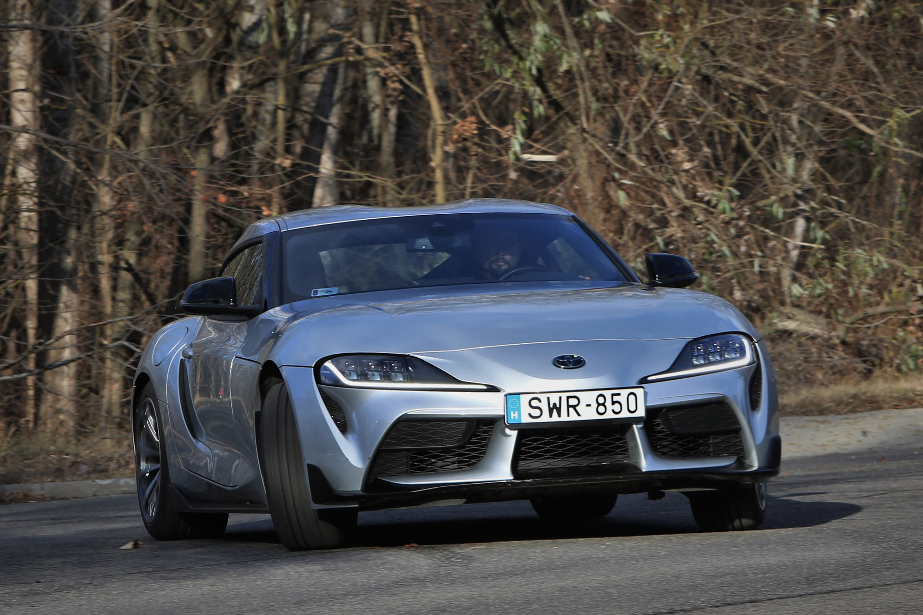 Toyotának furcsa, de négy hengerrel is sportautó a Supra