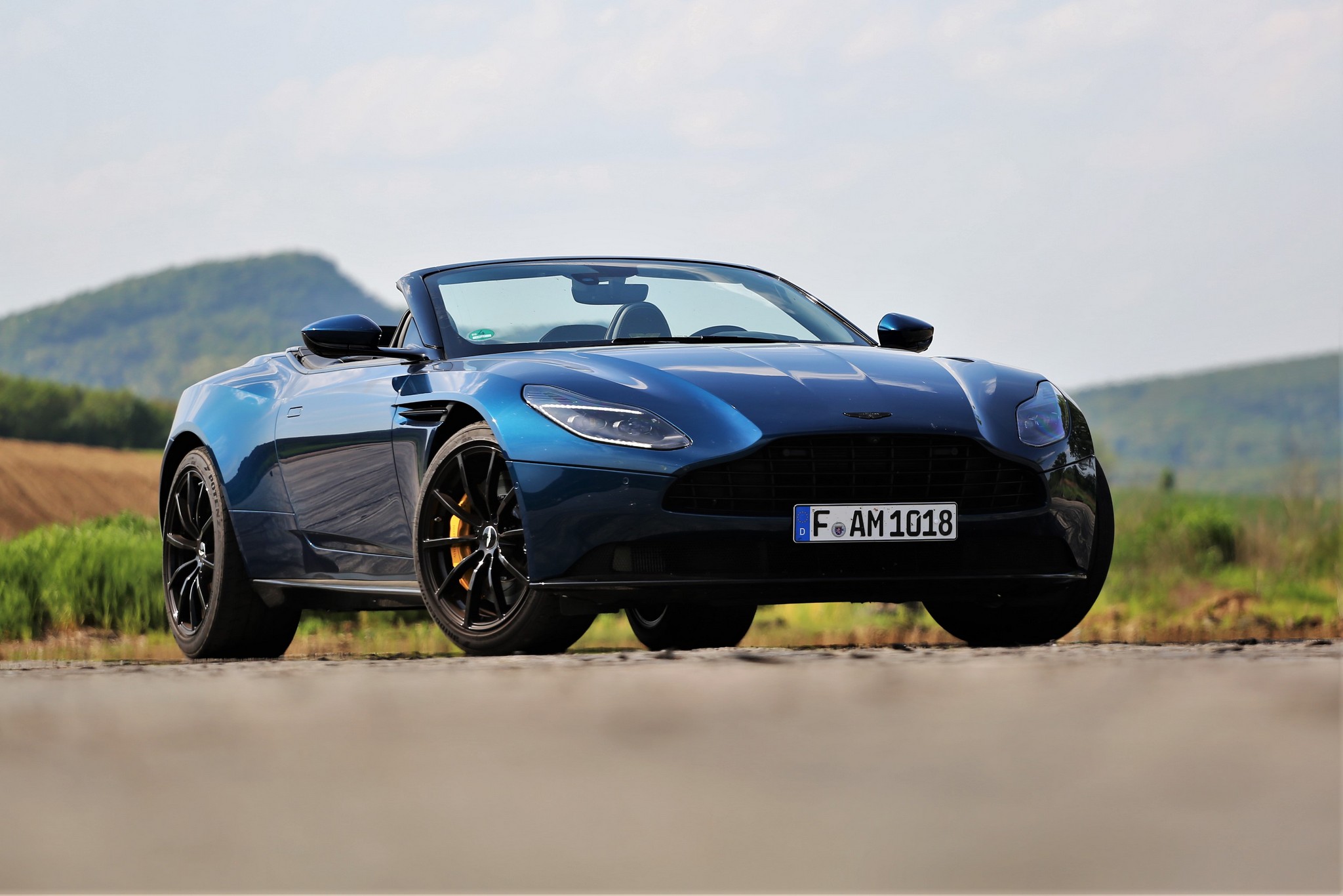 Álomautó a valóságban – Aston Martin DB11 Volante