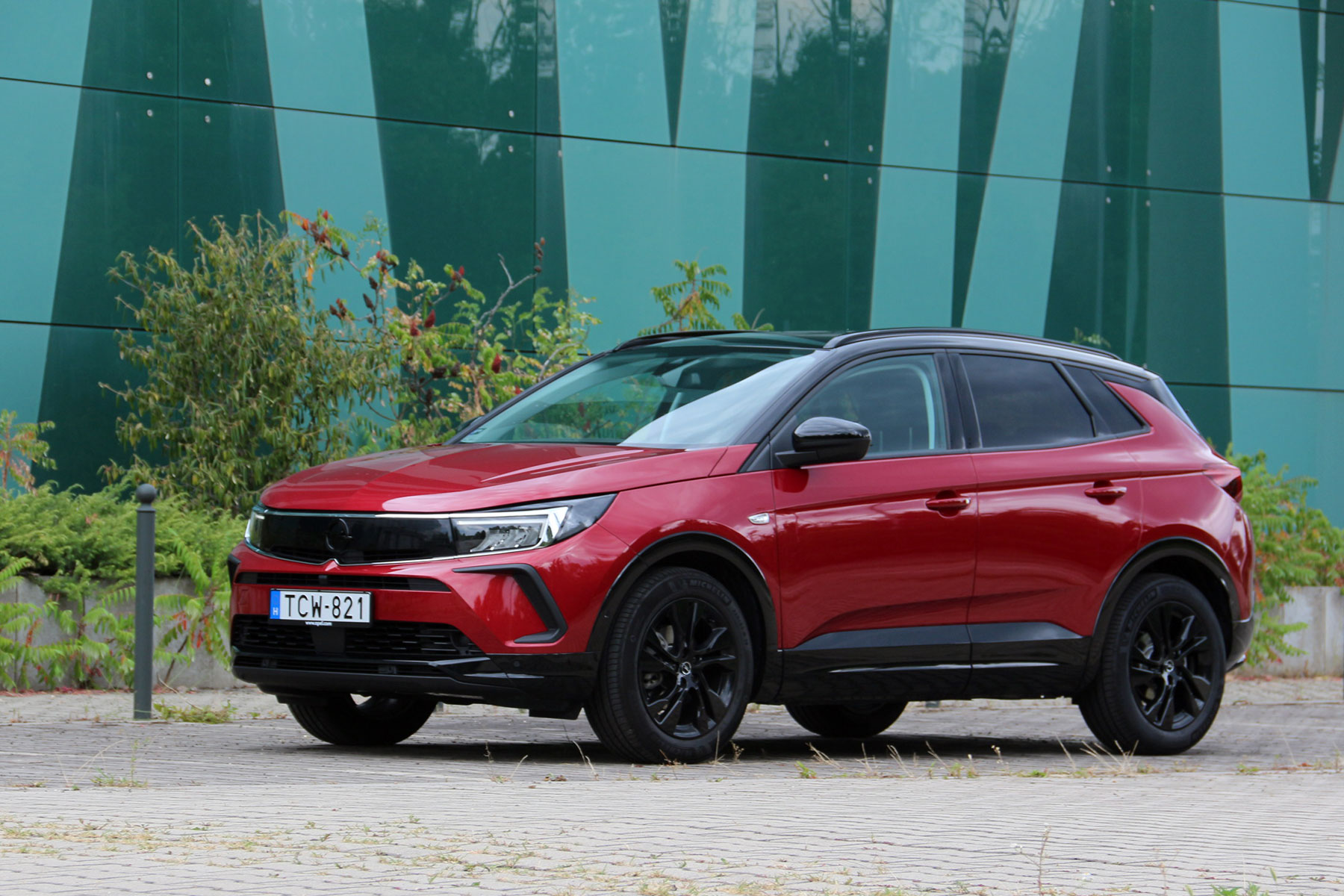 Ennyit tud ma egy földközeli Opel
