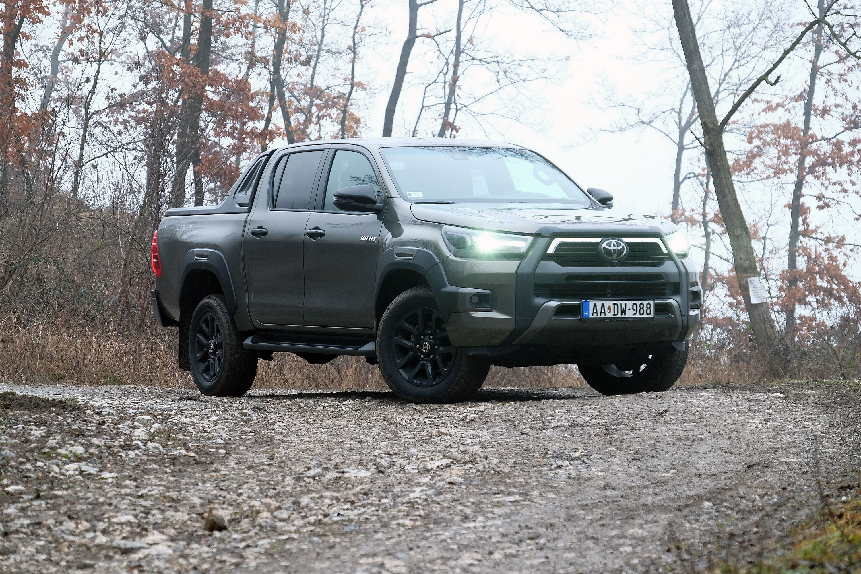 A fél világ nem tévedhet - Toyota Hilux teszt