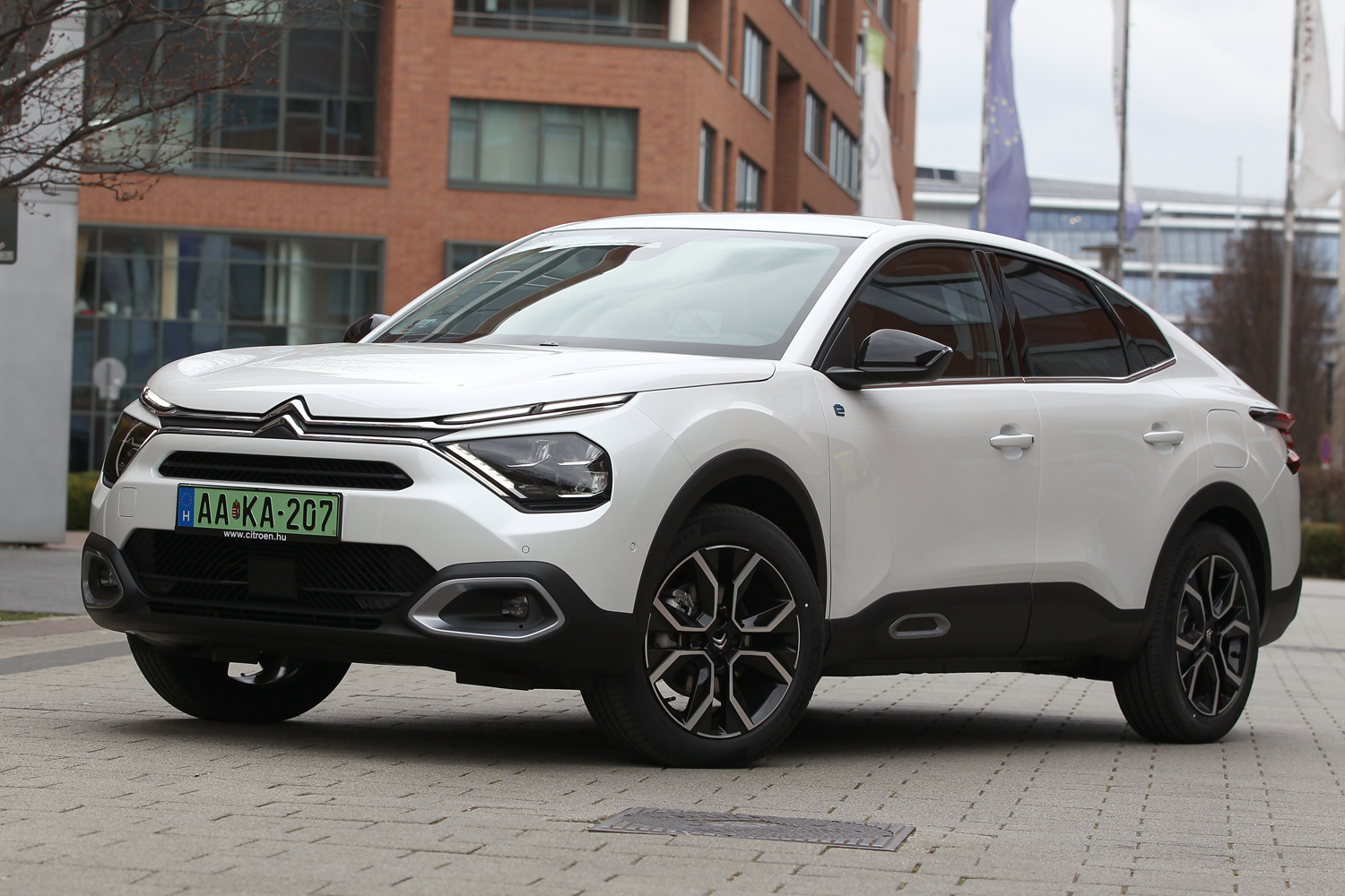 Svájci bicska a Citroën új autója