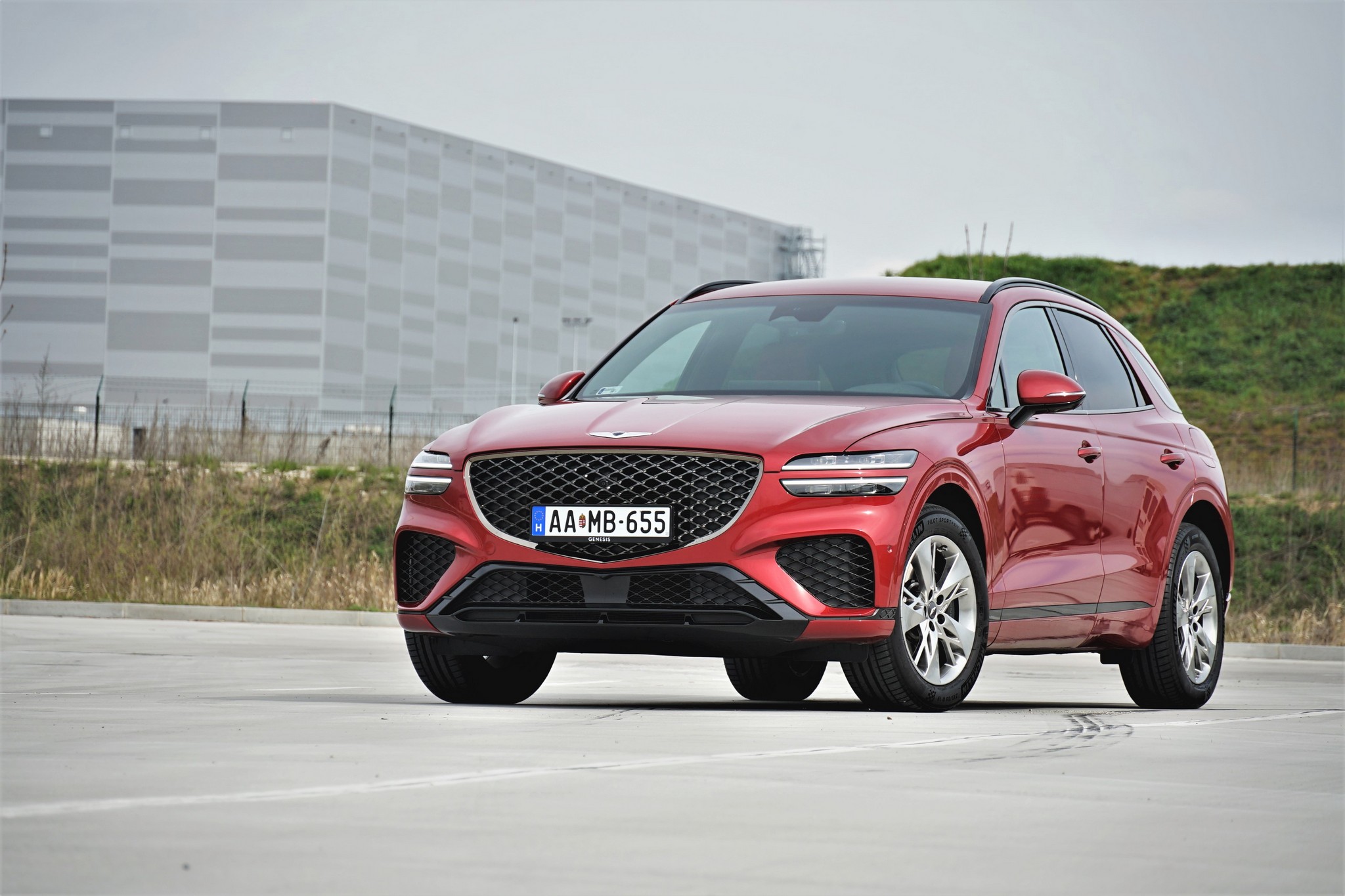 Ez a koreai autó jobb, mint egy Lexus