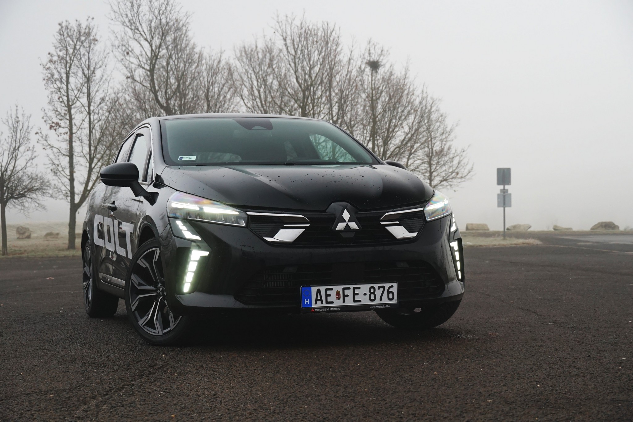 Így lehet közel 10 milliót elkölteni egy kisautóra – Mitsubishi Colt