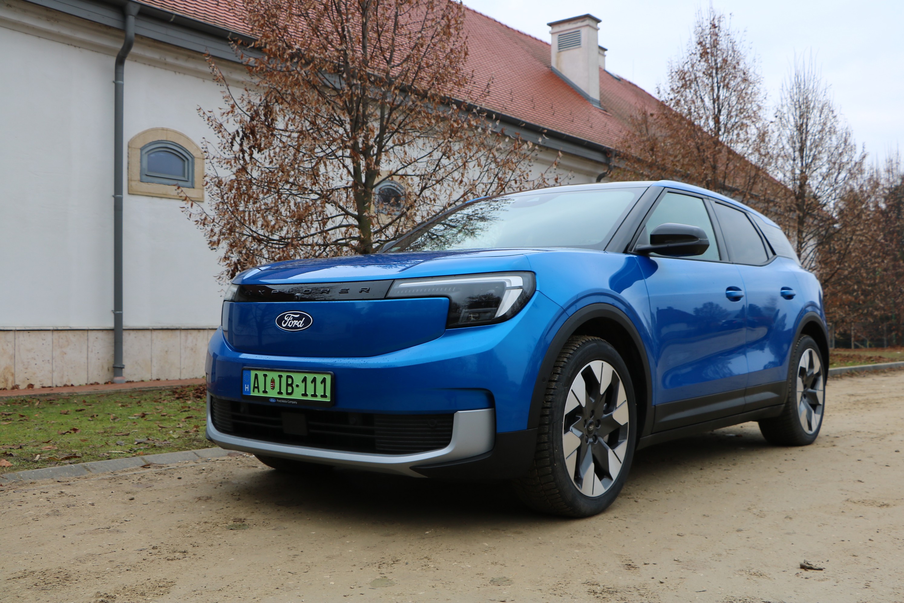Ilyen villanyautót képzel el az európai családoknak a Ford