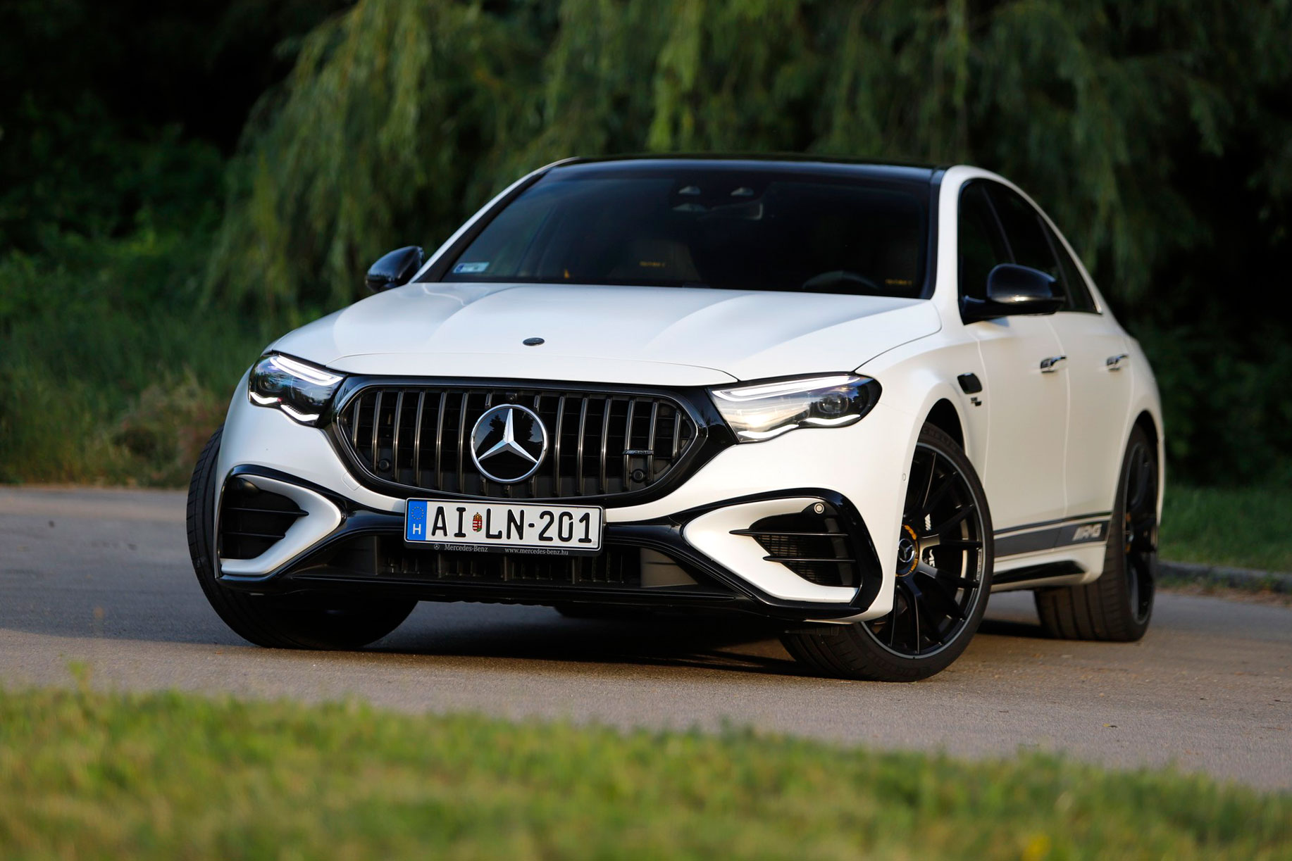 Ebben a Mercedesben mindent túltoltak