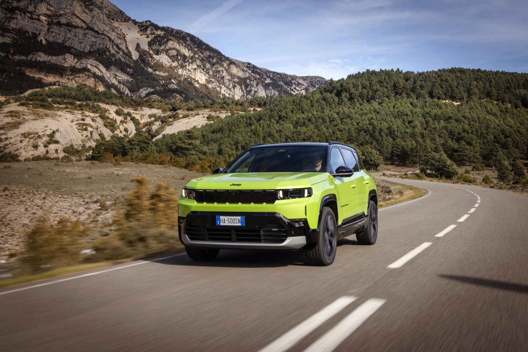 Ha ütős látvány mellé pici motor társul
