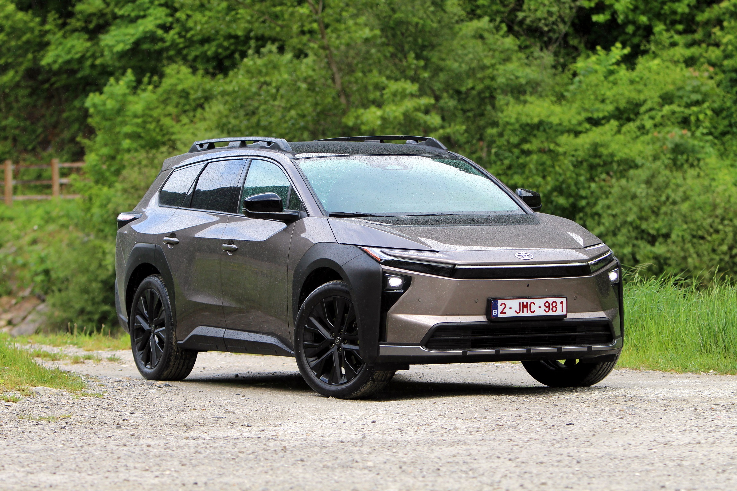 Sosem volt még ilyen erős egy mezei Toyota