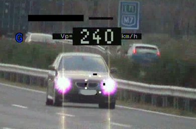 240-nel az M7-esen 3 a kép nagyobb mint 150px!