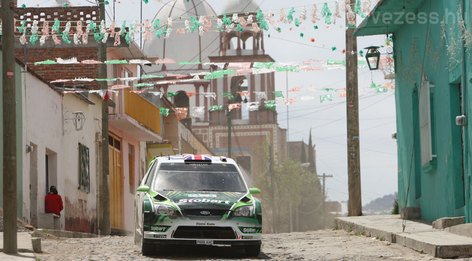 A világbajnok vezet Mexikóban 9