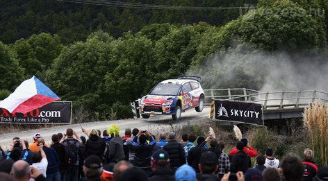 Nekivágódott a hídnak a hatszoros bajnok 8