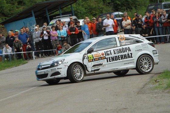 Jól mennek a magyarok a vb-n 8