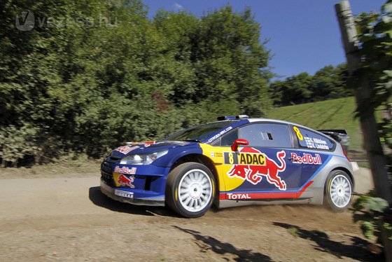 Loeb a rekordgyőzelem kapujában 8