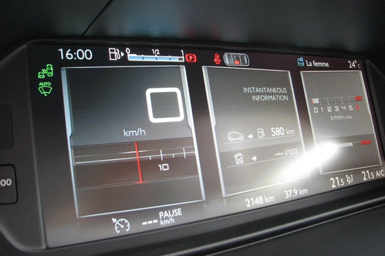 Francia futurizmus a családnak 7