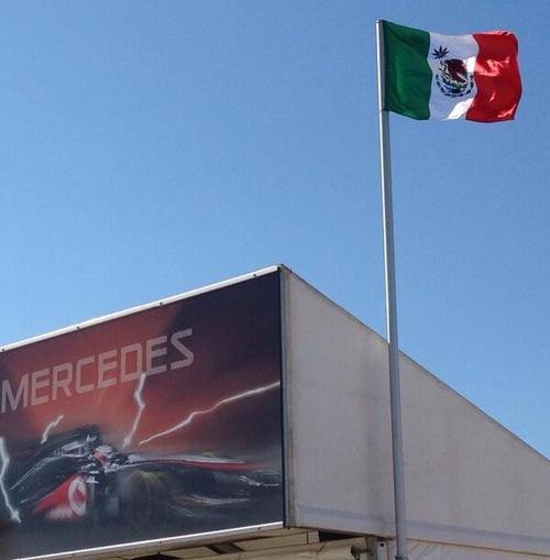 F1: Kenderlevél lobogott a McLaren felett 1 F1: Kenderlevél lobogott a McLaren felett 1