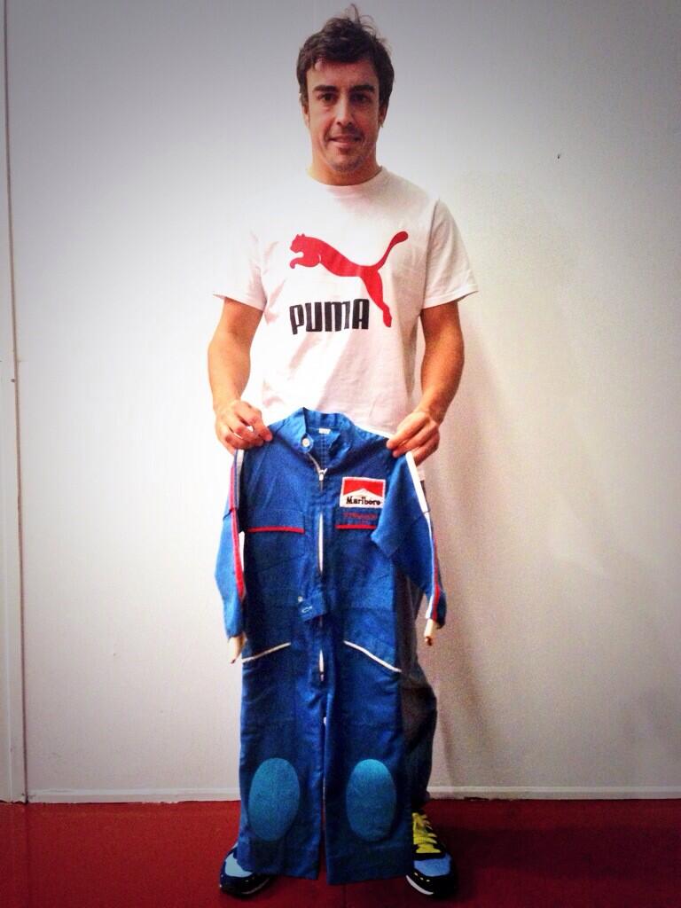 Hány ember visz fel a lépcsőn egy Ferrarit? 2