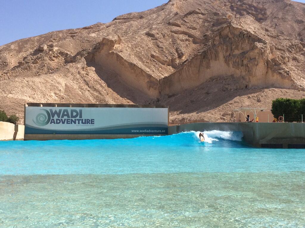 F1: Lewis Hamilton a sivatagban szörfözött 1