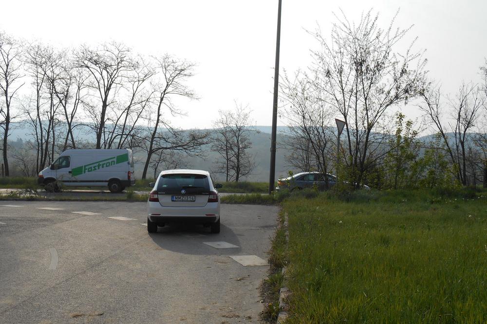 A világ legostobább elsőbbségadás kötelező táblája 2