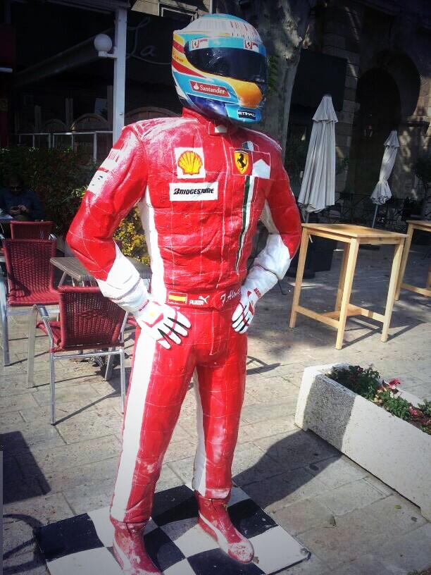 A nap képe – Újabb furcsa Alonso szobor 1