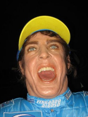 A nap képe – Újabb furcsa Alonso szobor 2