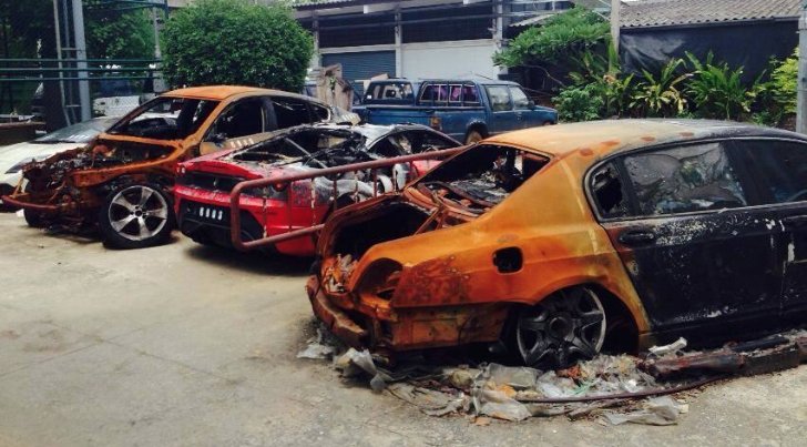 Szállítás közben égtek porrá a luxusautók 2 Szállítás közben égtek porrá a luxusautók 2