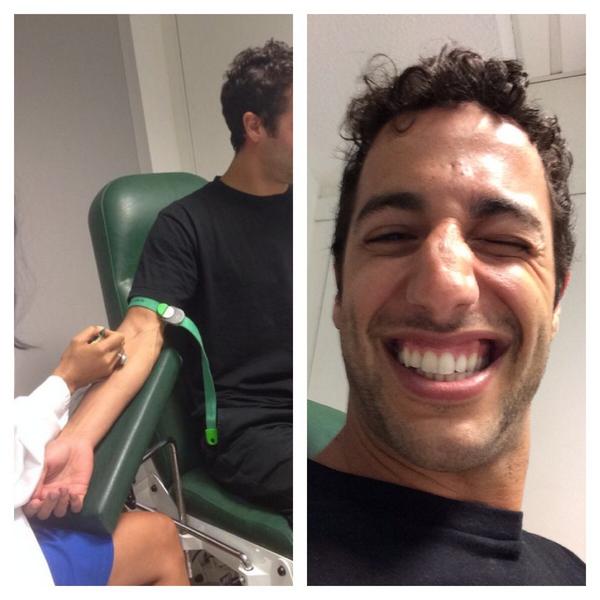 F1: Ricciardo vérét adva is vigyorog 1