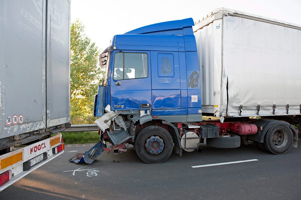 A nap képe – három kamion ütközött az M0-son 7 A nap képe – három kamion ütközött az M0-son 7