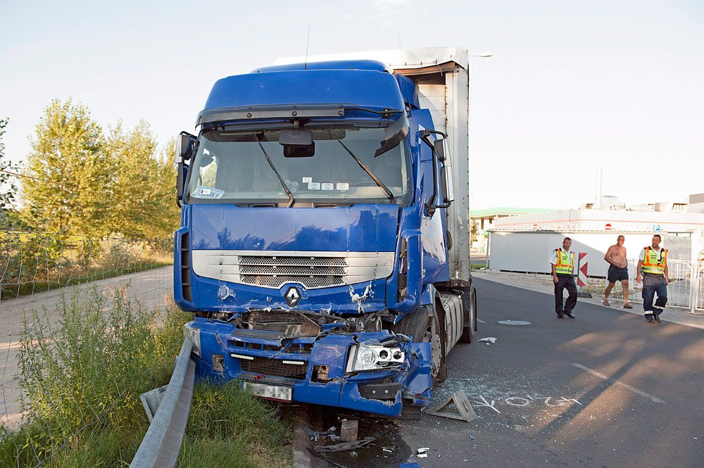 A nap képe – három kamion ütközött az M0-son 6 A nap képe – három kamion ütközött az M0-son 6