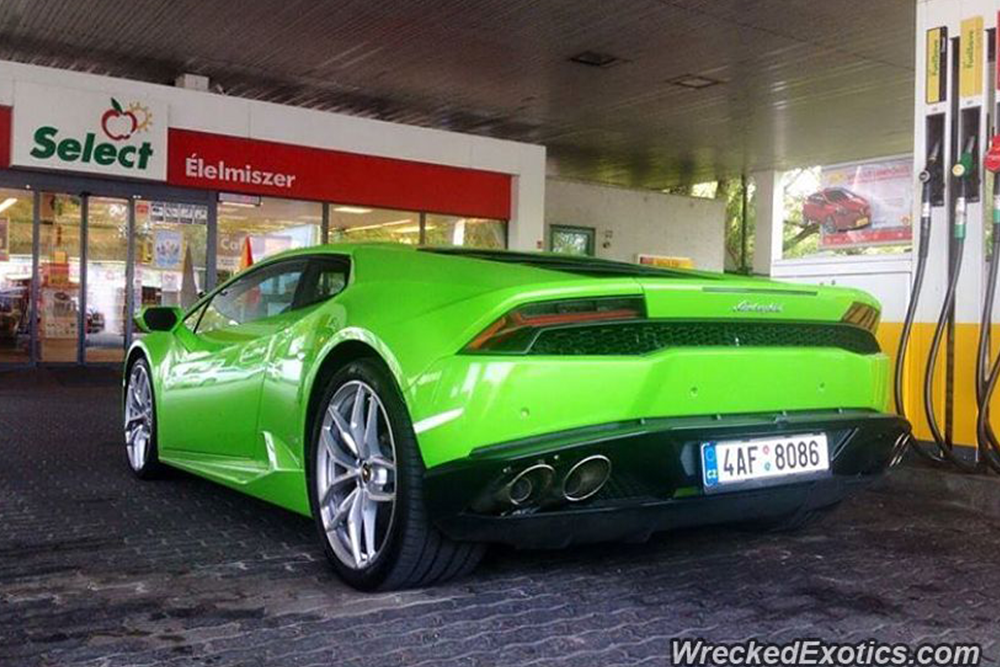 Lamborghini lángolt az M7-es autópályán 1