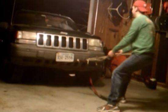 Most ezen az autóson röhög az internet 1